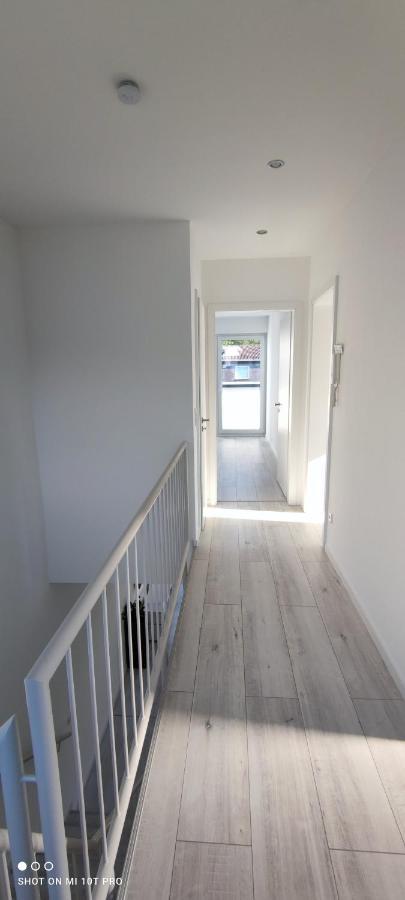 Neue Doppelhaushaelfte Mit Terrasse, Balkon Und Garten رمشيد المظهر الخارجي الصورة